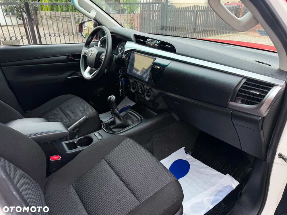 Toyota Hilux 2.4 D-4D Double Cab DLX 4x4 - 13