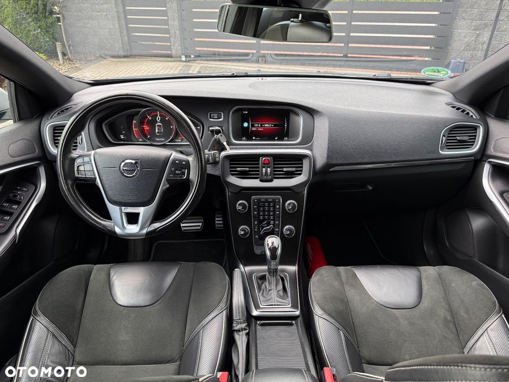 Volvo V40 D3 Geartronic RDesign - 28