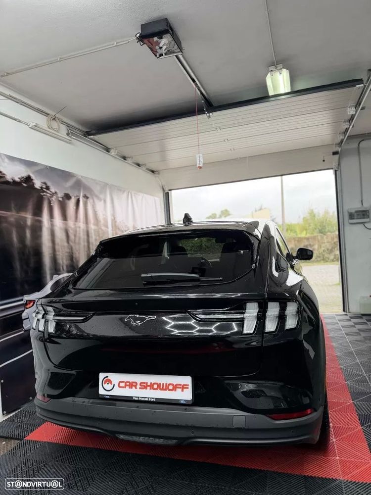 Ford Mustang Mach-E 75.7 kWh Premium AWD - 4