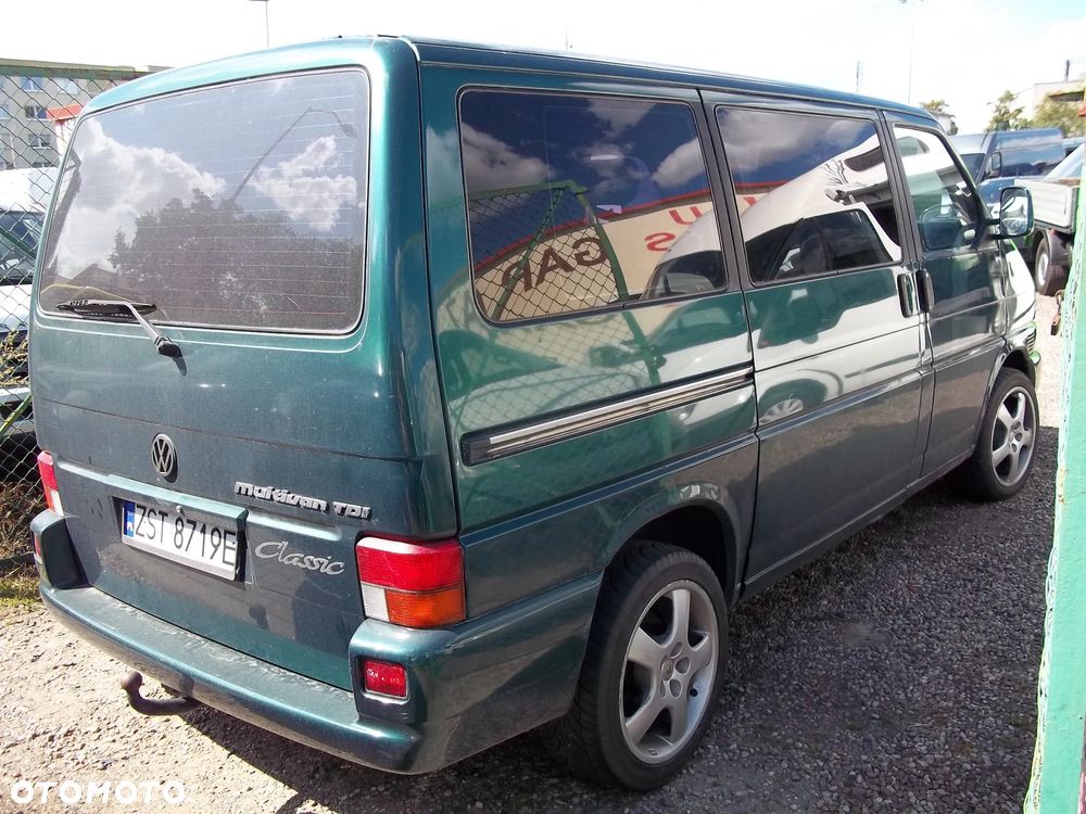 Volkswagen Multivan Standard - 10