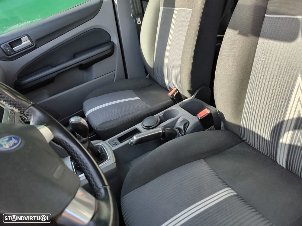 Ford Focus SW 1.6 TDCi DPF Titanium - 4