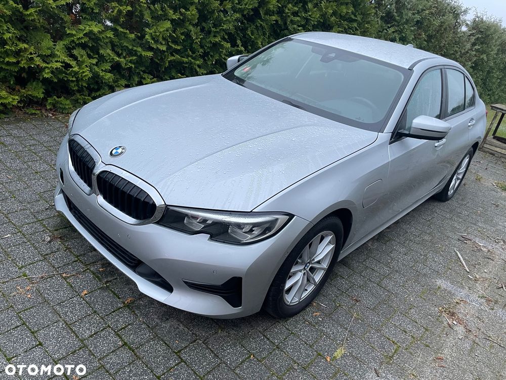 BMW Seria 3 330e iPerformance Sport Line - 12