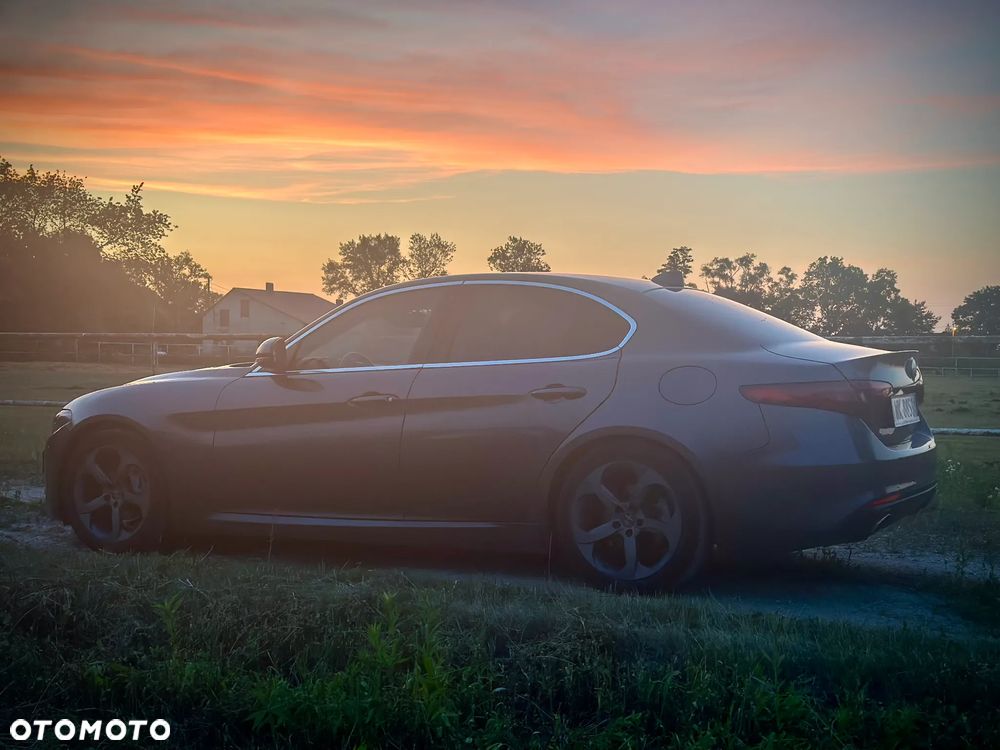 Alfa Romeo Giulia 2.2 AT8 Super - 7