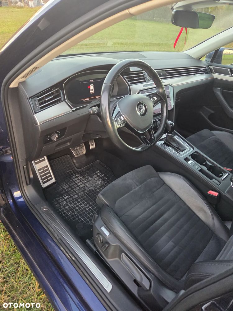 Volkswagen Passat - 9