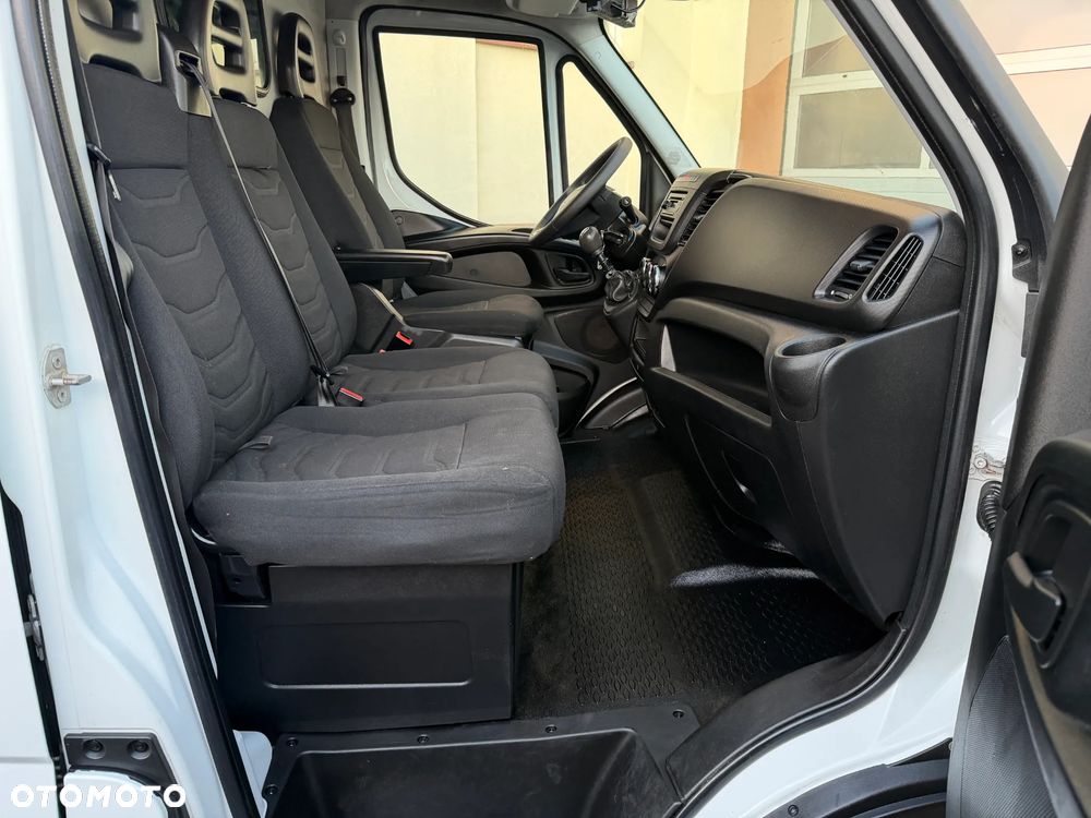 Iveco Daily L4H2 Bliźniaki - 31