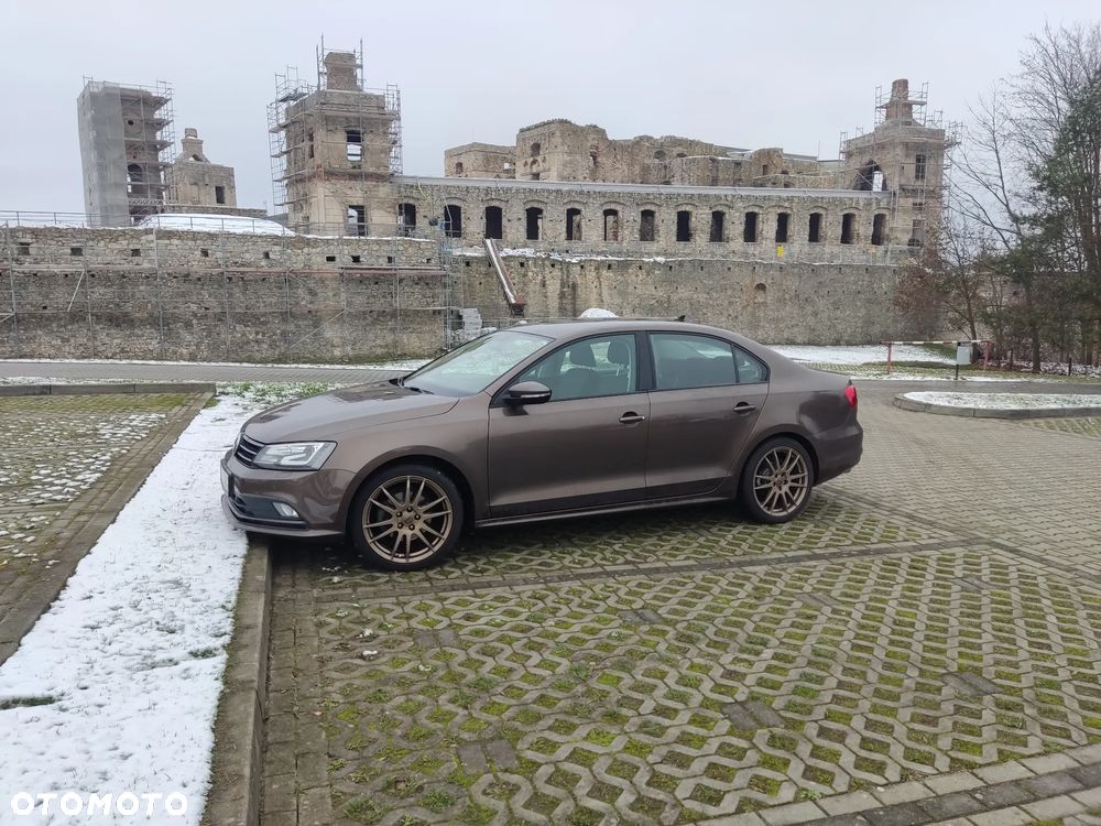 Volkswagen Jetta - 13