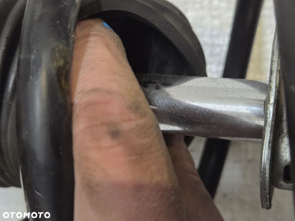 MCPHERSON ZWROTNICA PRAWY PRZÓD OPEL KARL 1.0  42504998 - 9