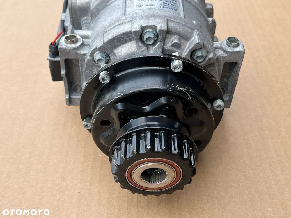 SPRĘŻARKA KLIMATYZACJI KOMPRESOR 8FK351110-911 VW T5 CARAVELLE DOKA MULTIVAN TRANSPORTER 2.5 TDI TOUAREG PHAETON 8FK351110 - 4