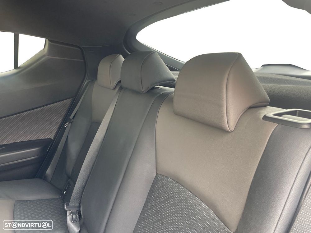Toyota C-HR - 11