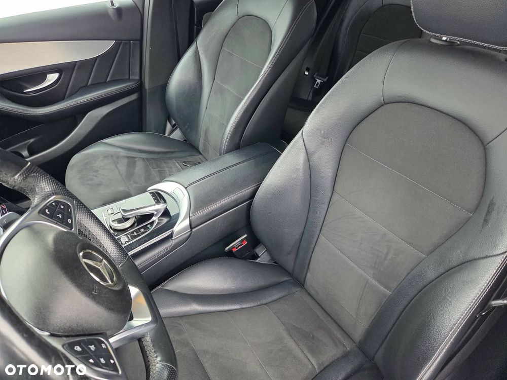 Mercedes-Benz GLC 250 d 4Matic 9G-TRONIC AMG Line - 28