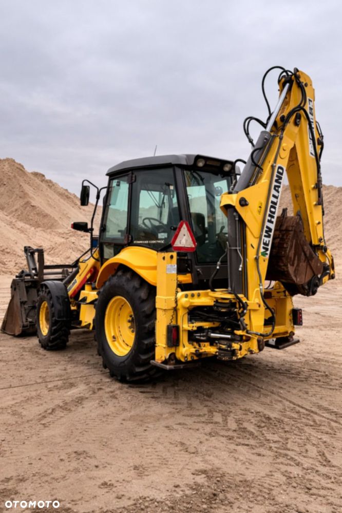 New Holland LB 110B - 3