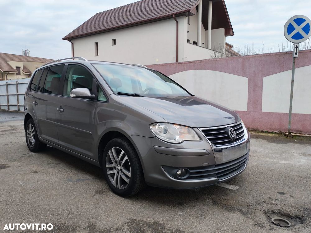 Volkswagen Touran 1.9 TDI DSG Highline - 4