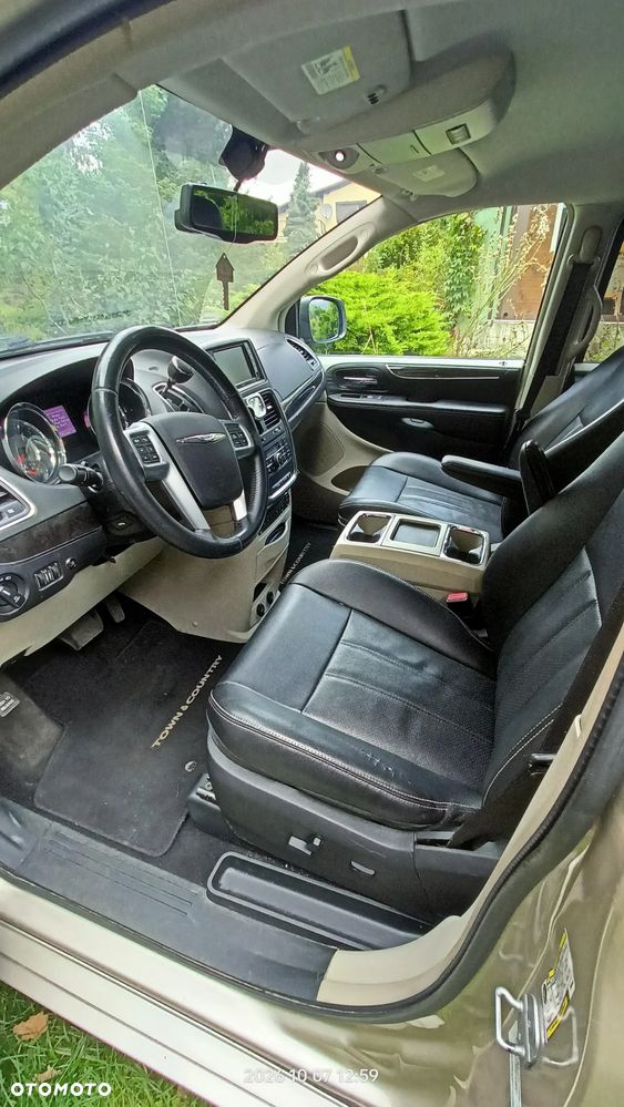 Chrysler Town & Country 3.6 Touring - 8