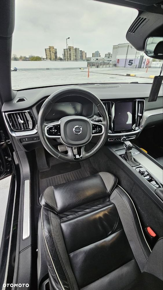 Volvo S60 T5 AWD R-Design - 18