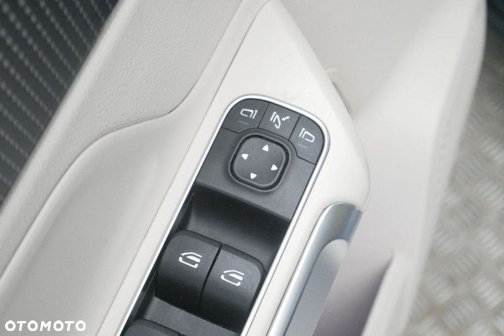 Mercedes-Benz GLB - 29