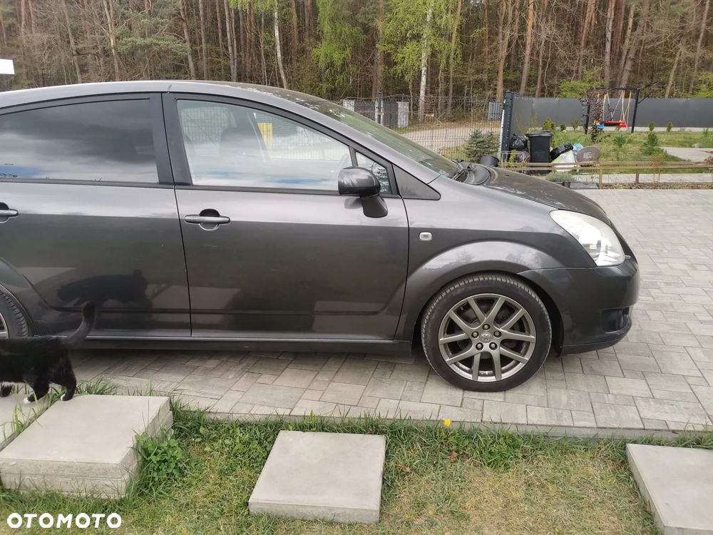 Toyota Corolla Verso 2.2 D-4D DPF Sol - 4