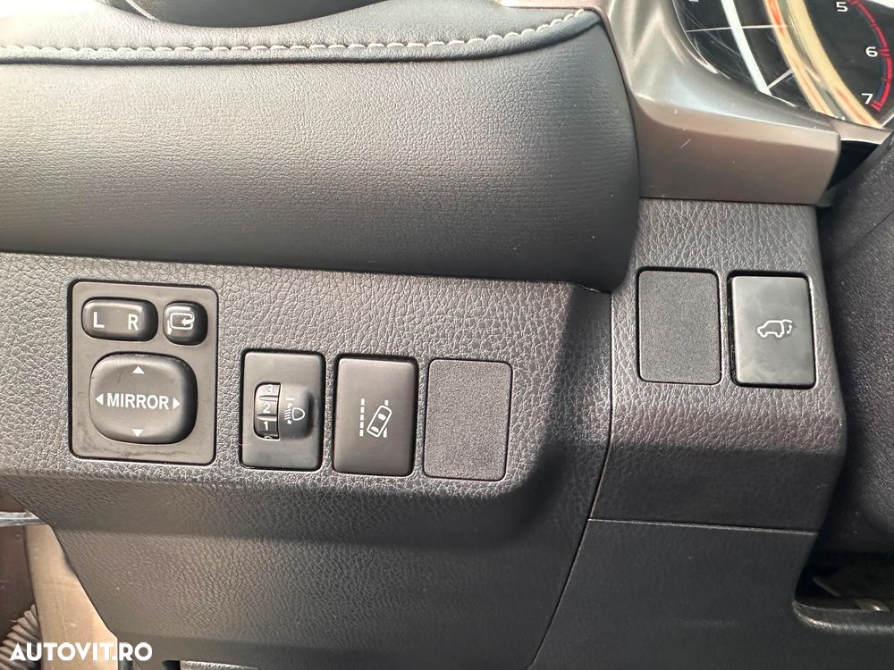 Toyota RAV4 2.0 D-4D 2WD Comfort - 12