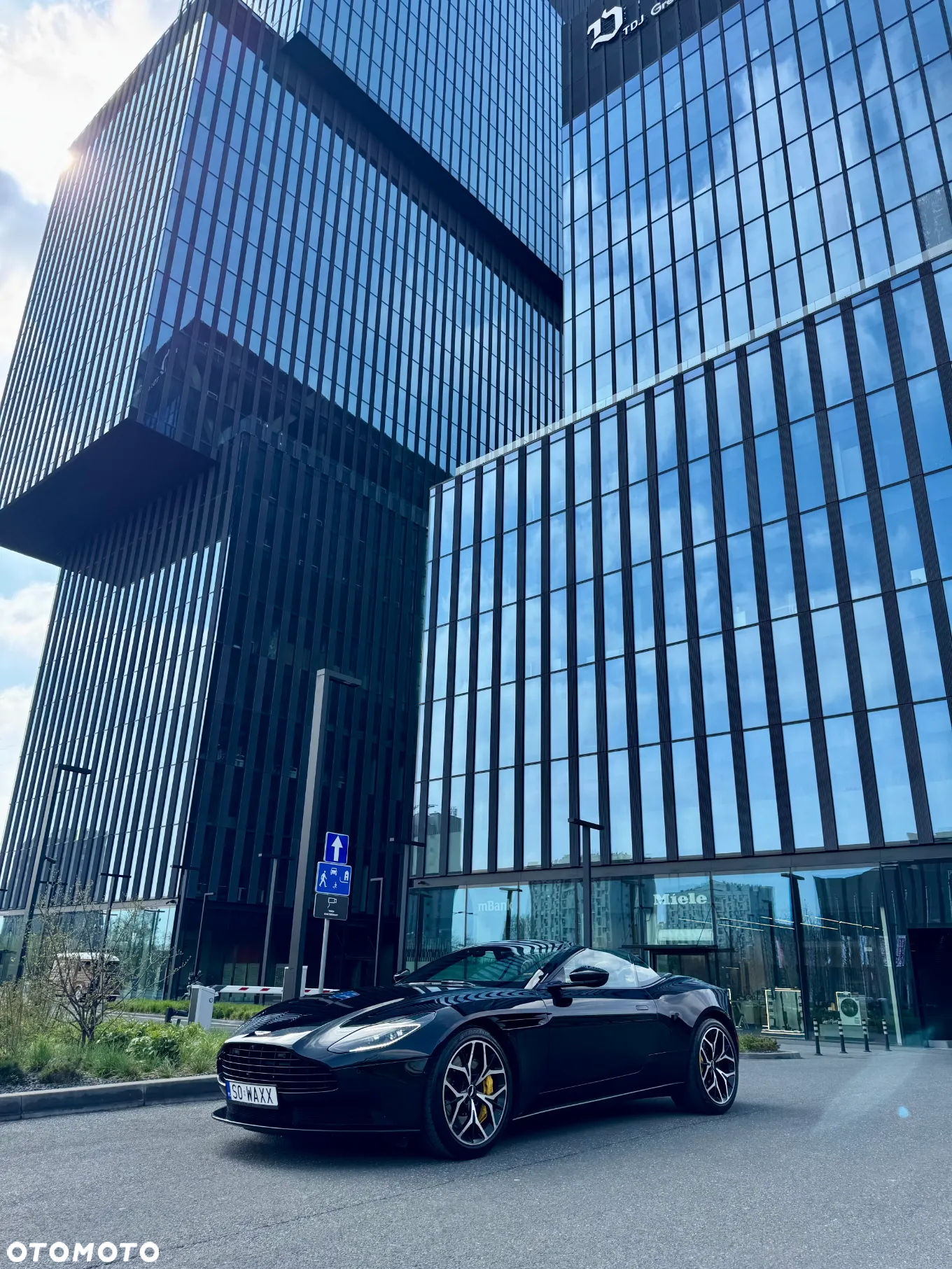Aston Martin DB11 - 17