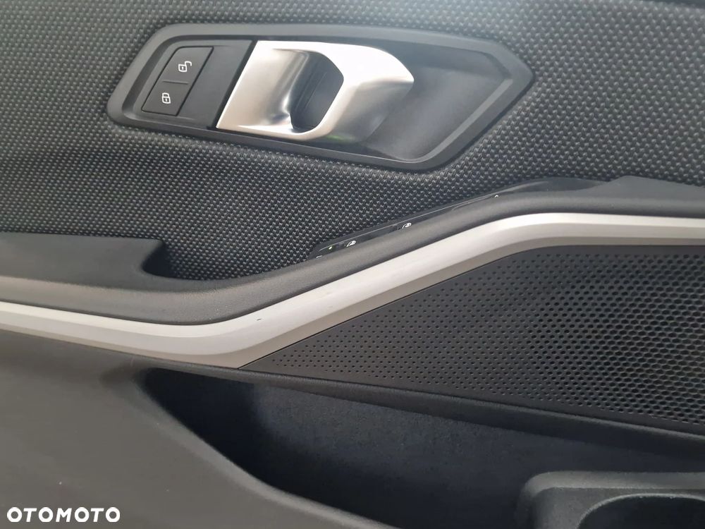 BMW Seria 3 318i Advantage - 11