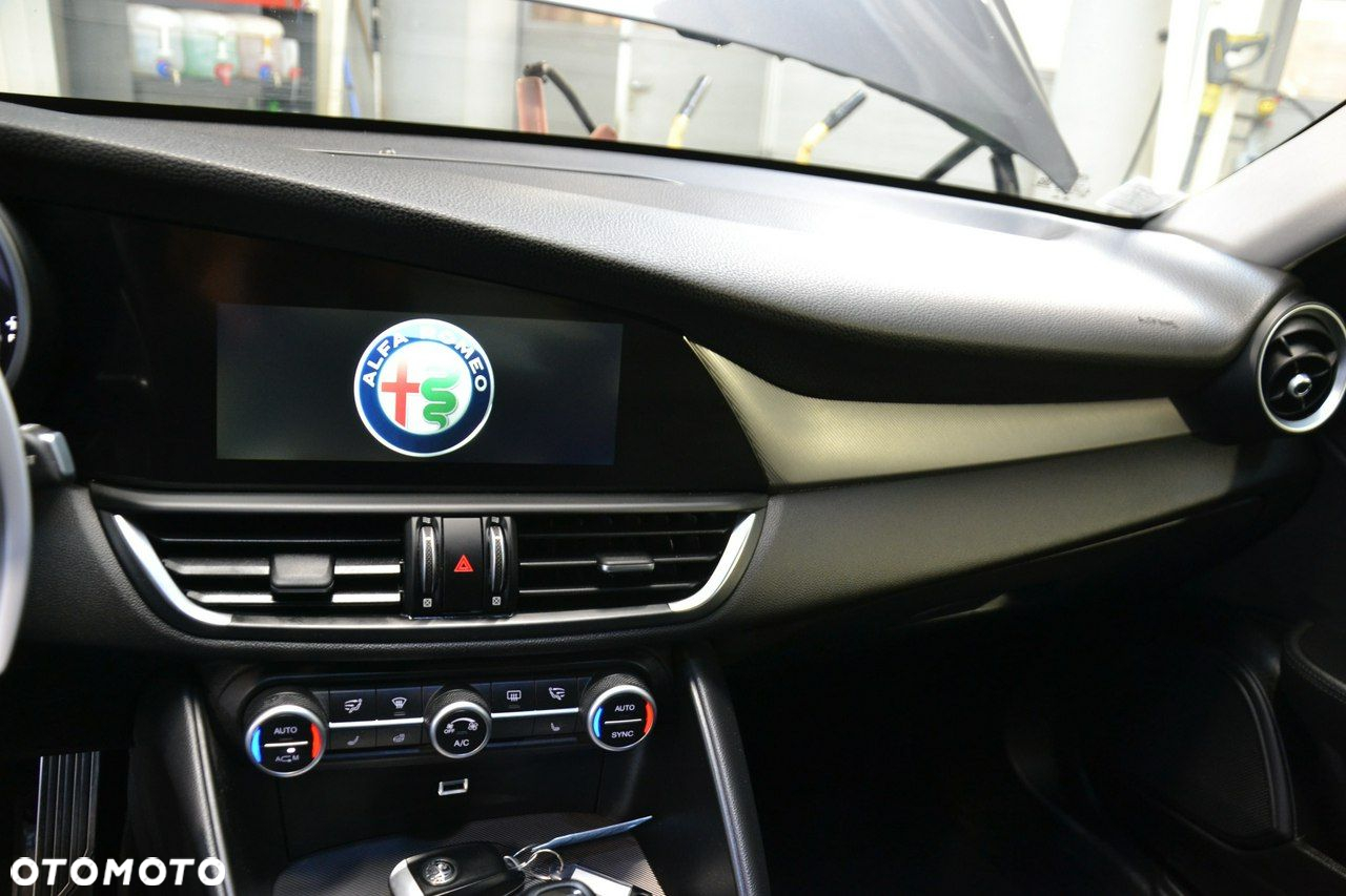Alfa Romeo Giulia - 18