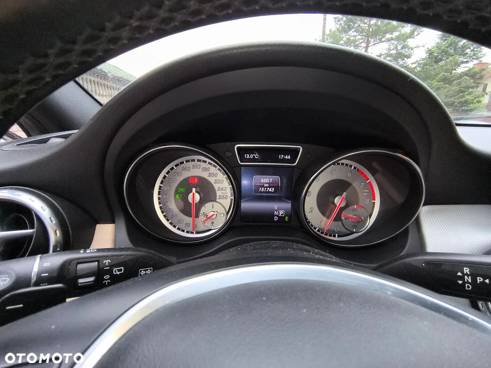 Mercedes-Benz GLA 250 4Matic 7G-DCT Activity Edition - 35