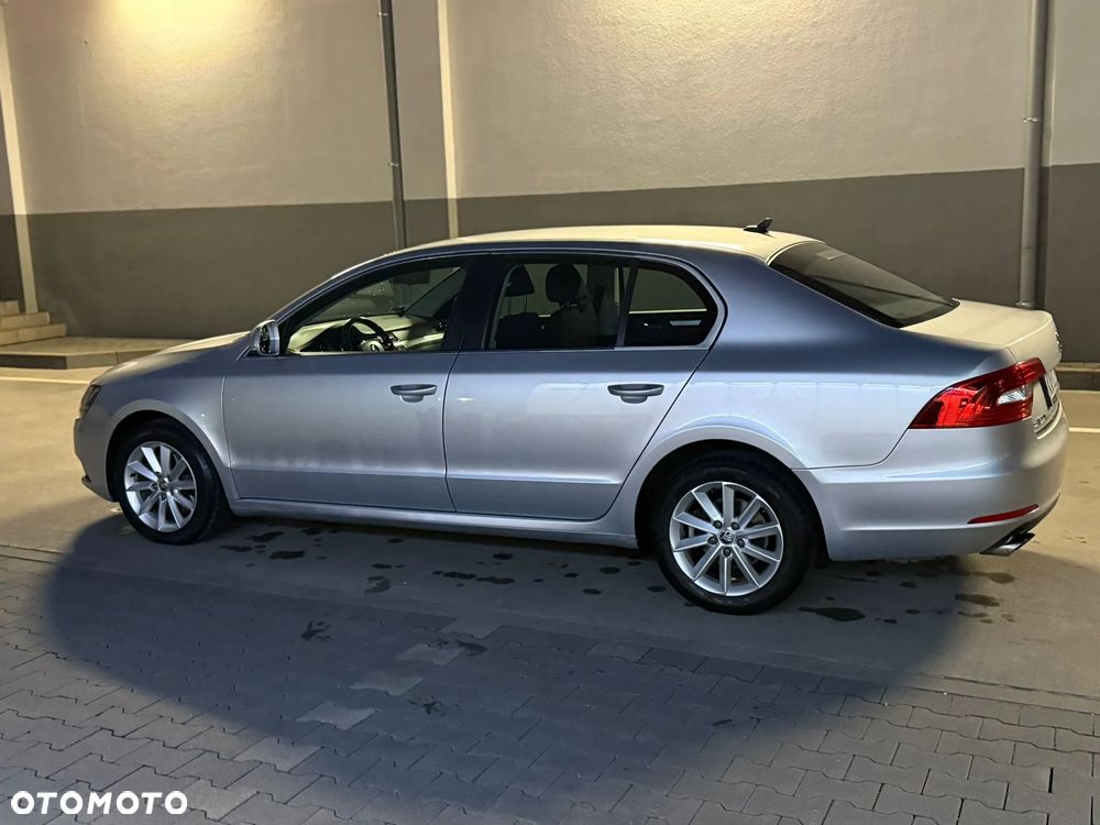 Skoda Superb 2.0 TDI Elegance Outdoor DSG - 6