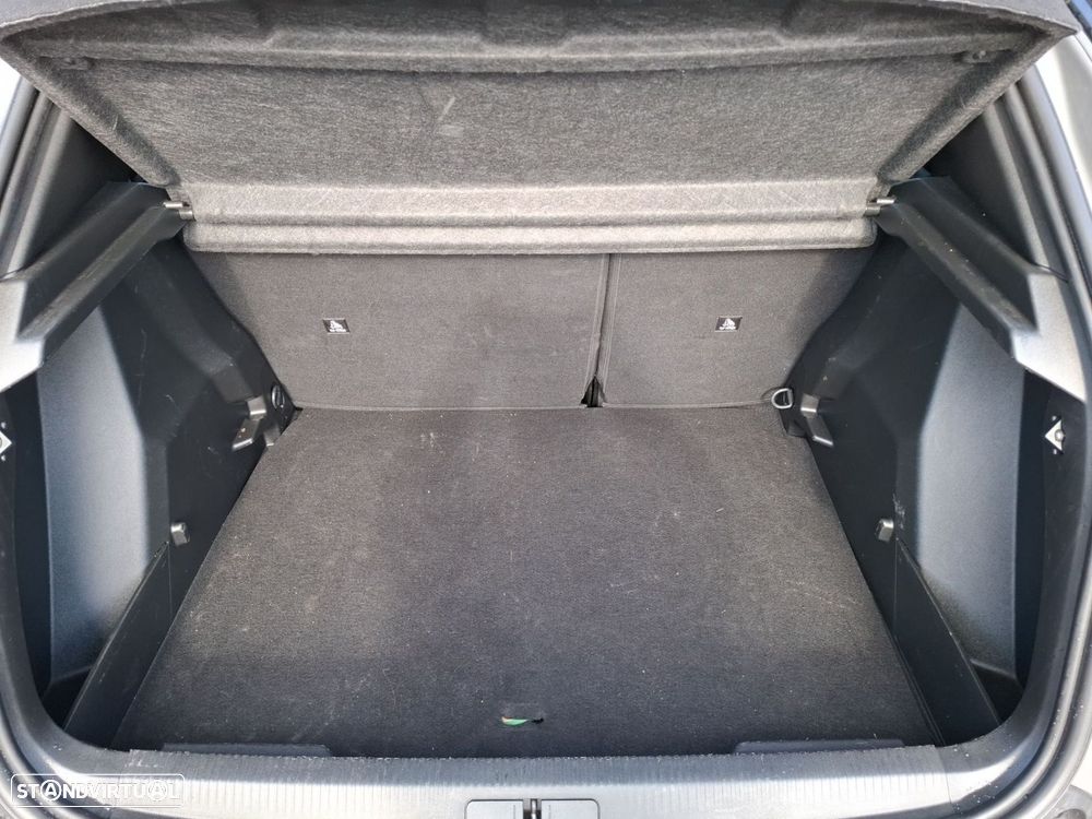 Peugeot 2008 1.2 Hybrid Allure e-DCS6 - 23