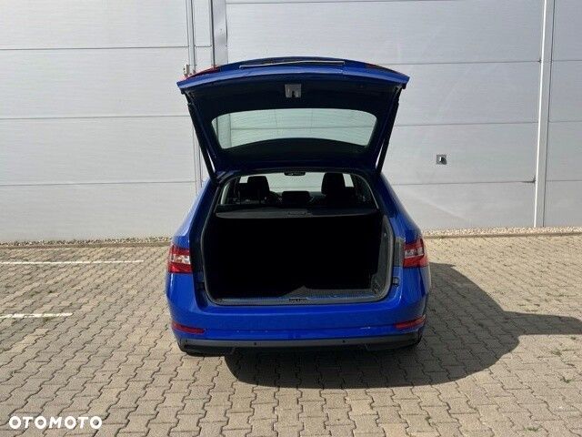 Skoda Superb 2.0 TDI SCR Ambition DSG - 9