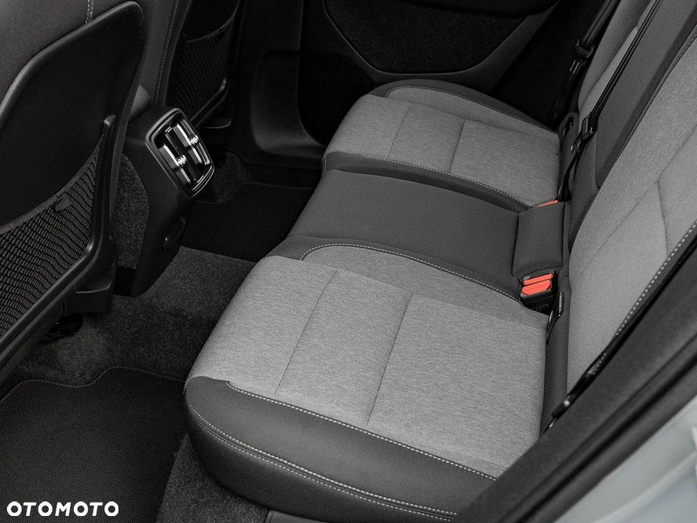 Volvo XC 40 T3 Momentum Pro - 27