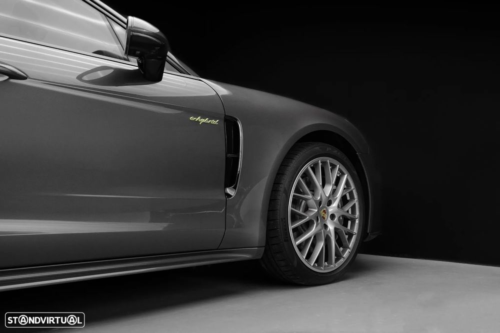 Porsche Panamera Sport Turismo 4 E-Hybrid - 15