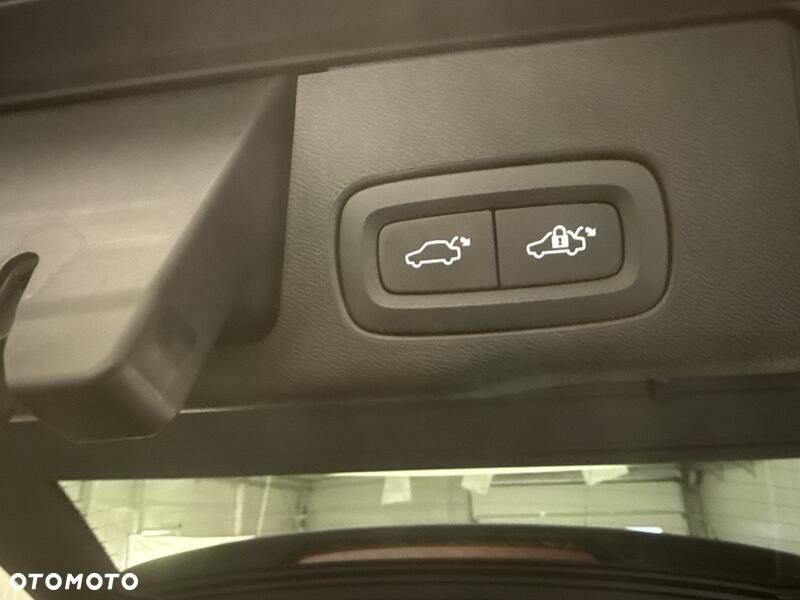 Volvo XC 60 B4 B Plus Bright - 23
