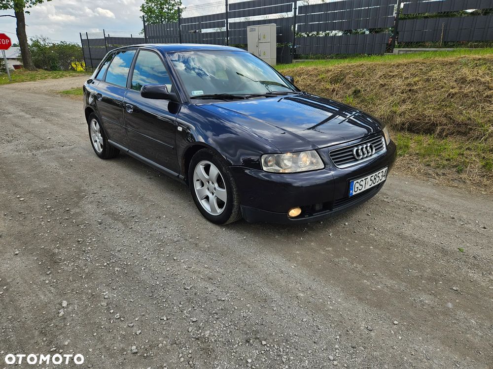 Audi A3 Sportback - 1