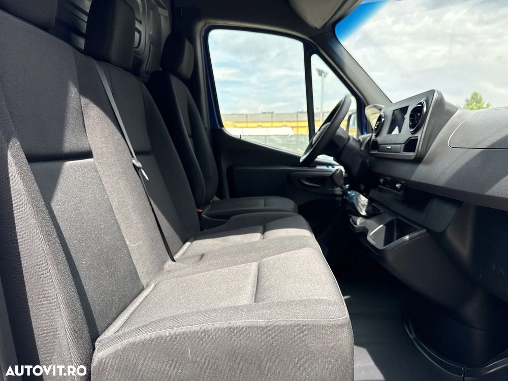 Mercedes-Benz Sprinter - 11