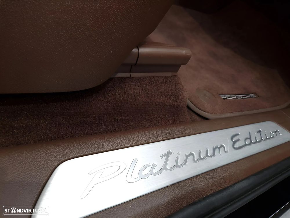 Porsche Cayenne Coupé E-Hybrid Platinum Edition - 26