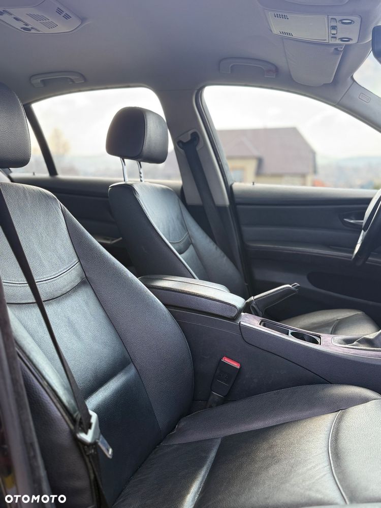 BMW Seria 3 318d - 12