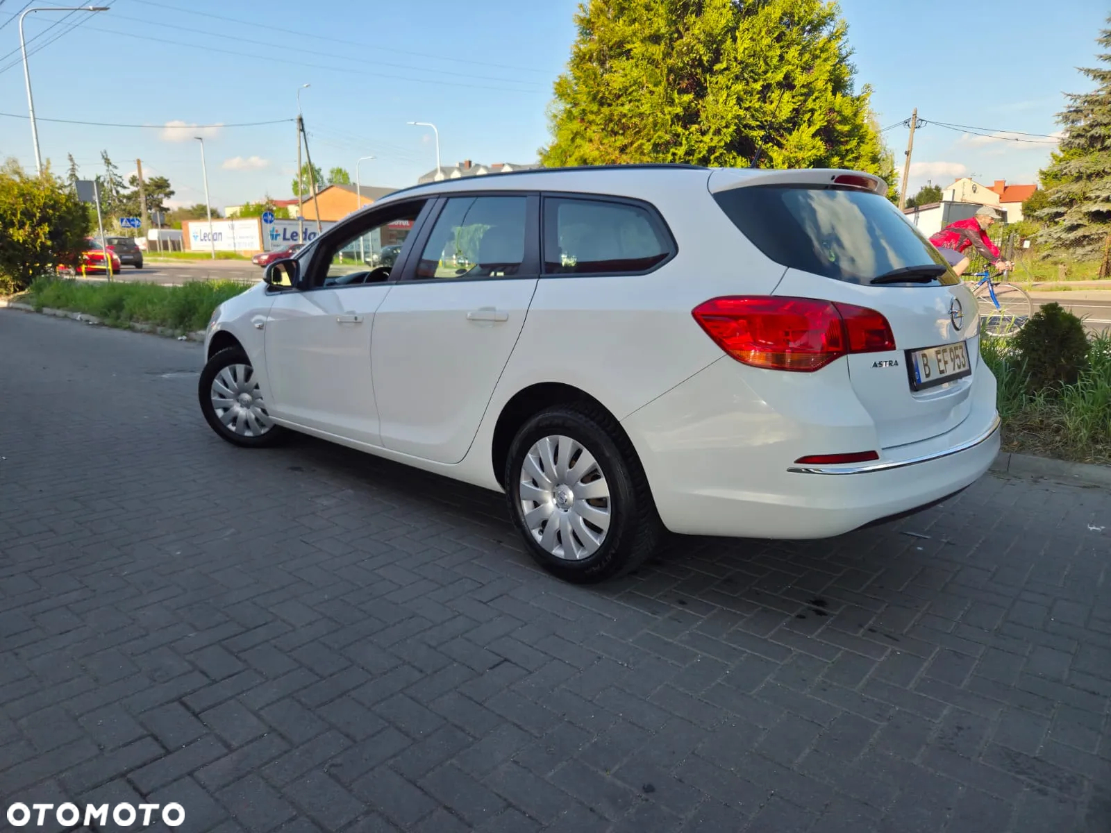 Opel Astra 1.6 Sports Tourer Design Edition - 14