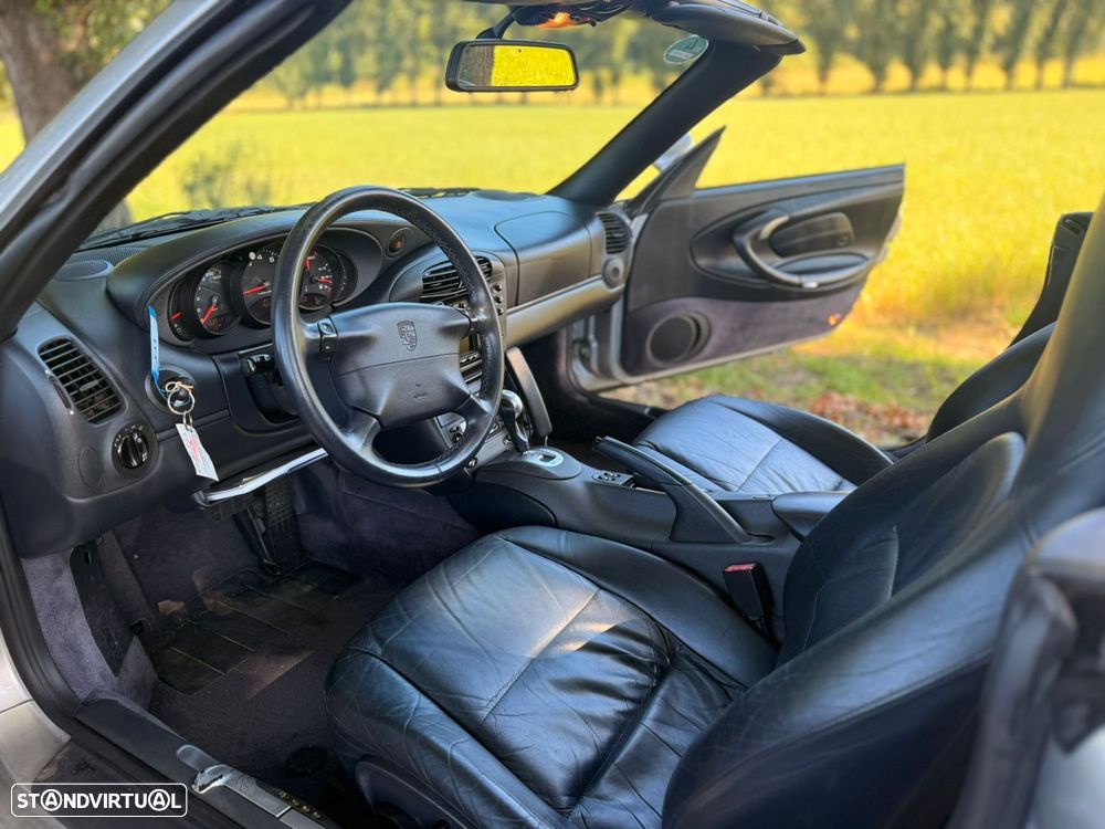 Porsche 911 Série F - 23