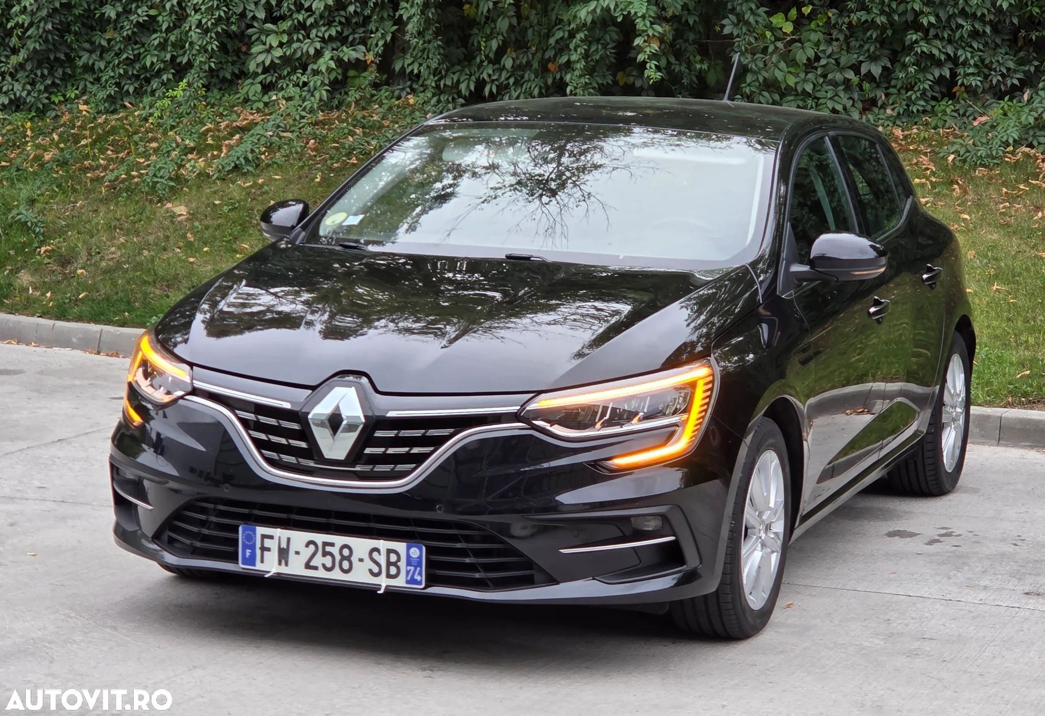 Renault Megane Grandtour BLUE dCi 115 BUSINESS EDITION - 1