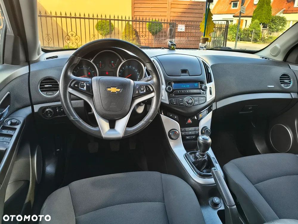 Chevrolet Cruze 1.6 LT - 5