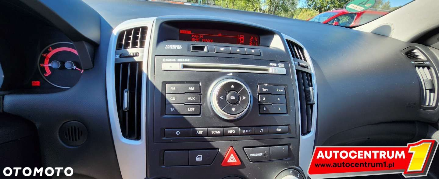 Kia Ceed - 8