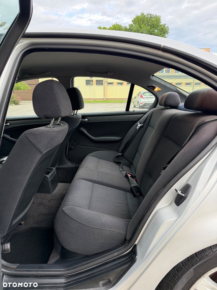 BMW Seria 3 - 18