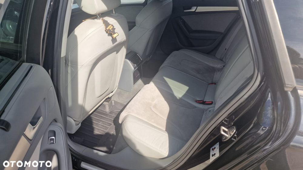 Audi A4 Limousine - 11