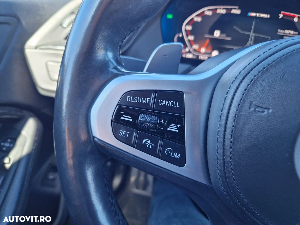 BMW M1 M135i xDrive AT - 12