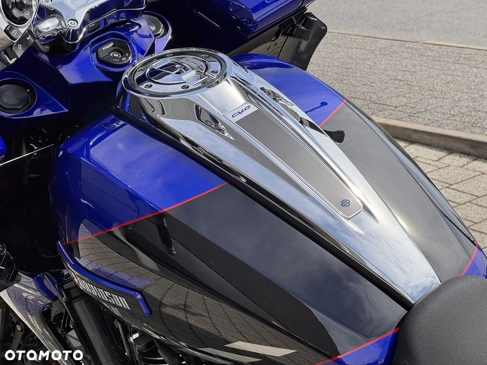 Harley-Davidson Touring Road Glide - 16