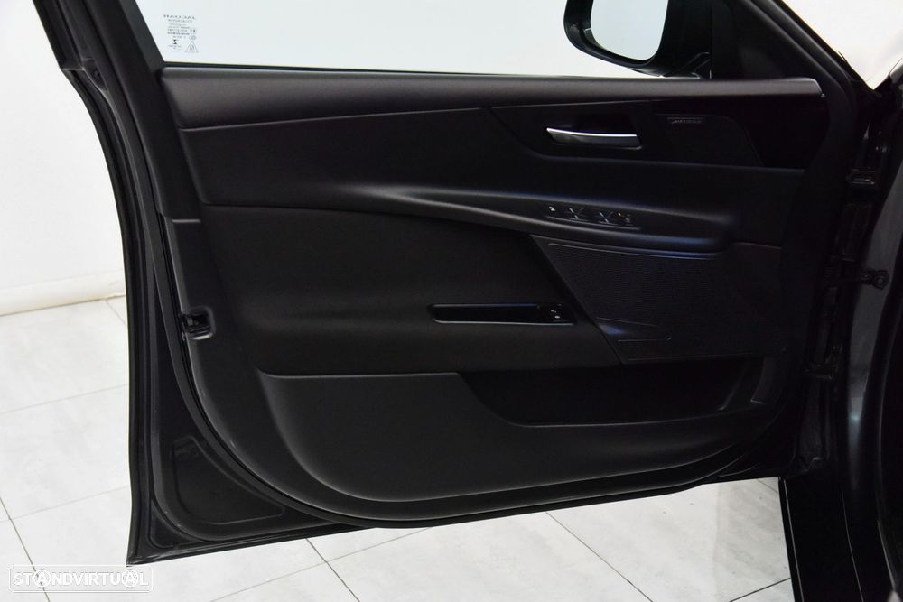 Jaguar XE 2.0 D Portfolio Aut. - 34