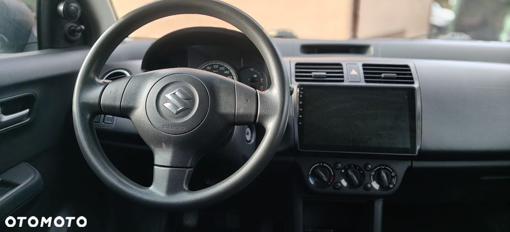 Suzuki Swift 1.3 Sunlight Edition - 25