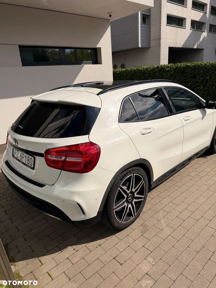 Mercedes-Benz GLA 200 7G-DCT AMG Line - 14