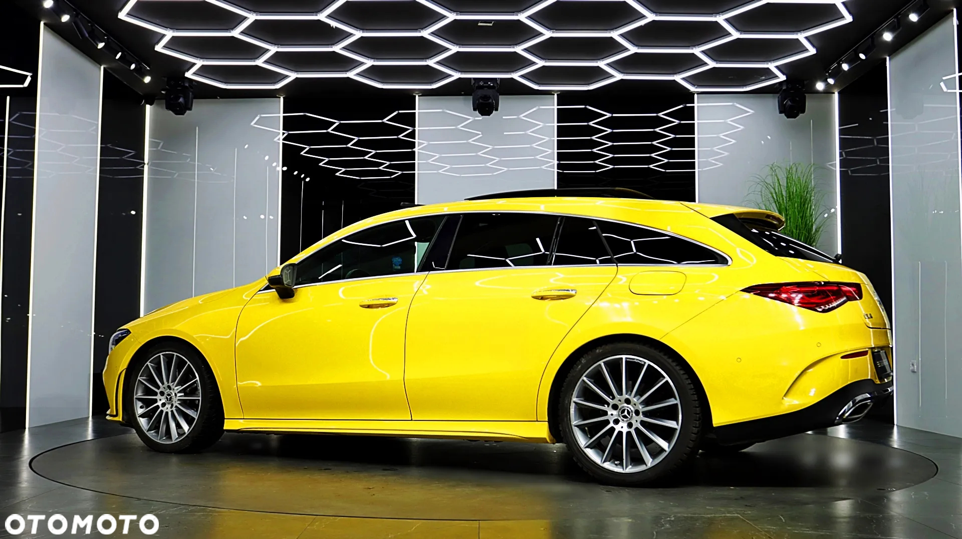 Mercedes-Benz CLA 200 AMG Line 7G-DCT - 7