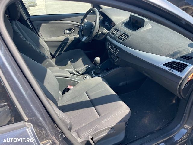 Dezmembrez Renault Megane 3 An 2012 1.9 DCI - 5