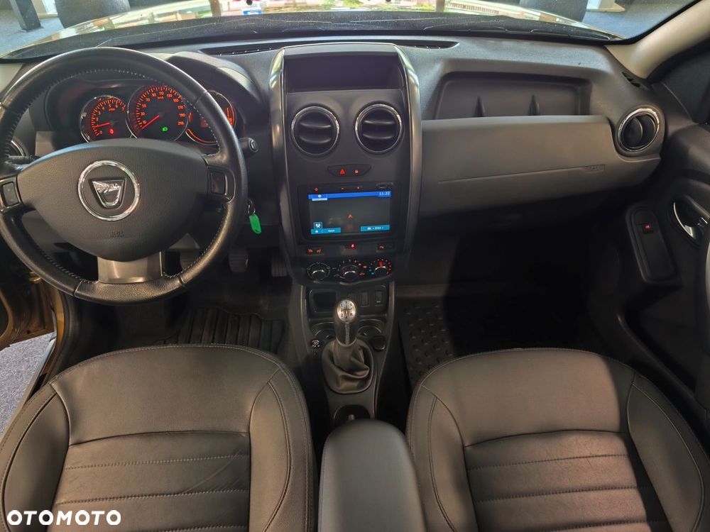 Dacia Duster 1.6 SCe Laureate S&S - 9